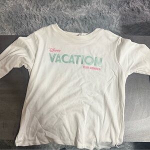 Vacation Disney Club Member long sleeved sweater size Medium